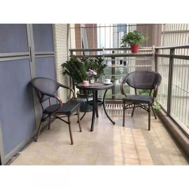 Table best sale chair olx